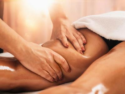 Anti-Cellulite Massage Renata Franca